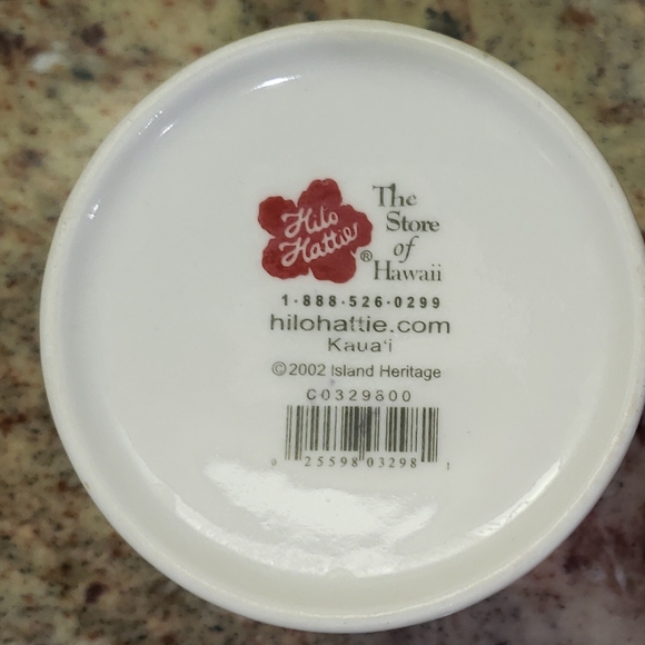 Hilo Hattie Hawaii Mug, 2002 "Kauai" Coffee Cup - Picture 2 of 6